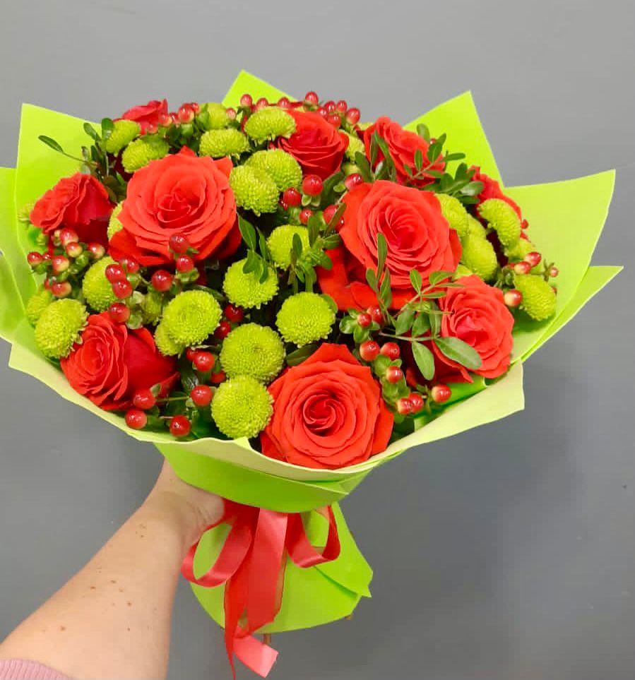 Букет цветов из: Хризантемы и Розы в Нефтегорске Самарской области