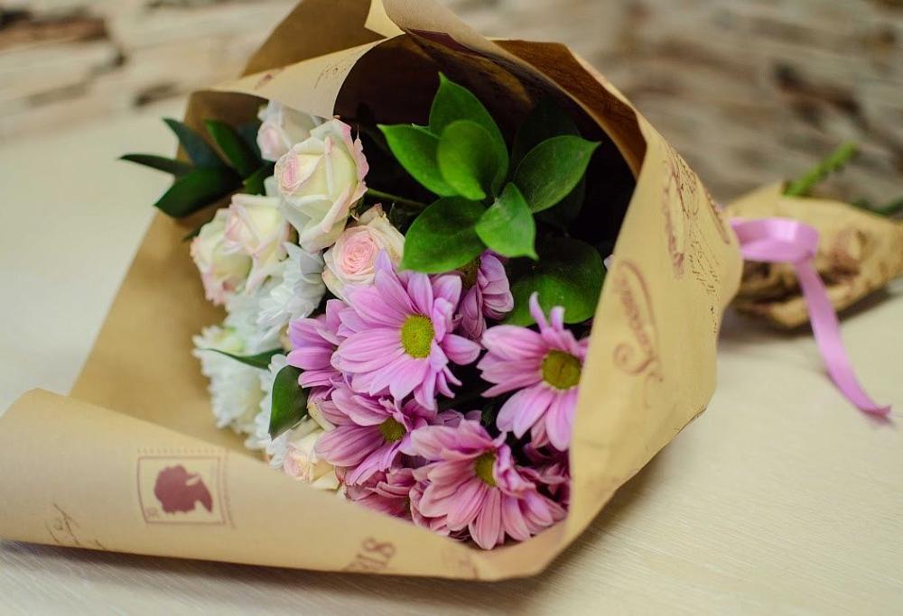 Букет цветов из: Розы и Хризантемы в Нефтегорске Самарской области