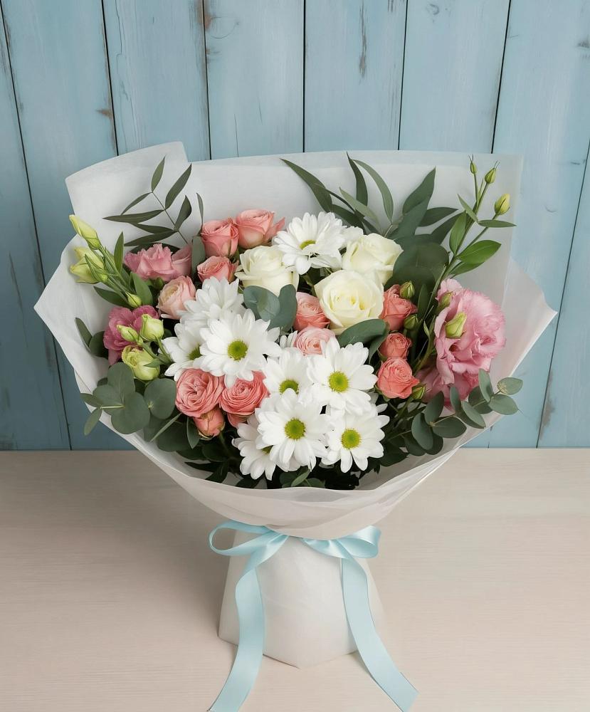 Букет цветов из: Розы, Лизиантусы и Хризантемы в Нефтегорске Самарской области