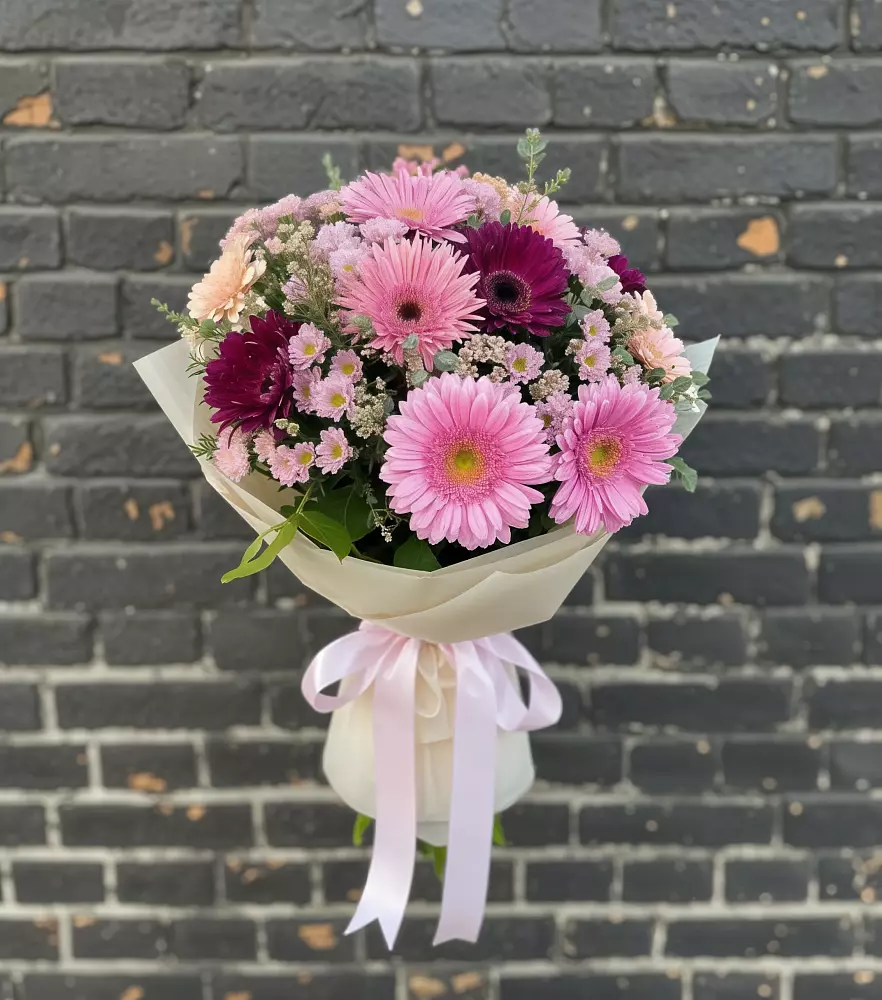 Букет цветов из: Герберы и Хризантемы в Нефтегорске Самарской области