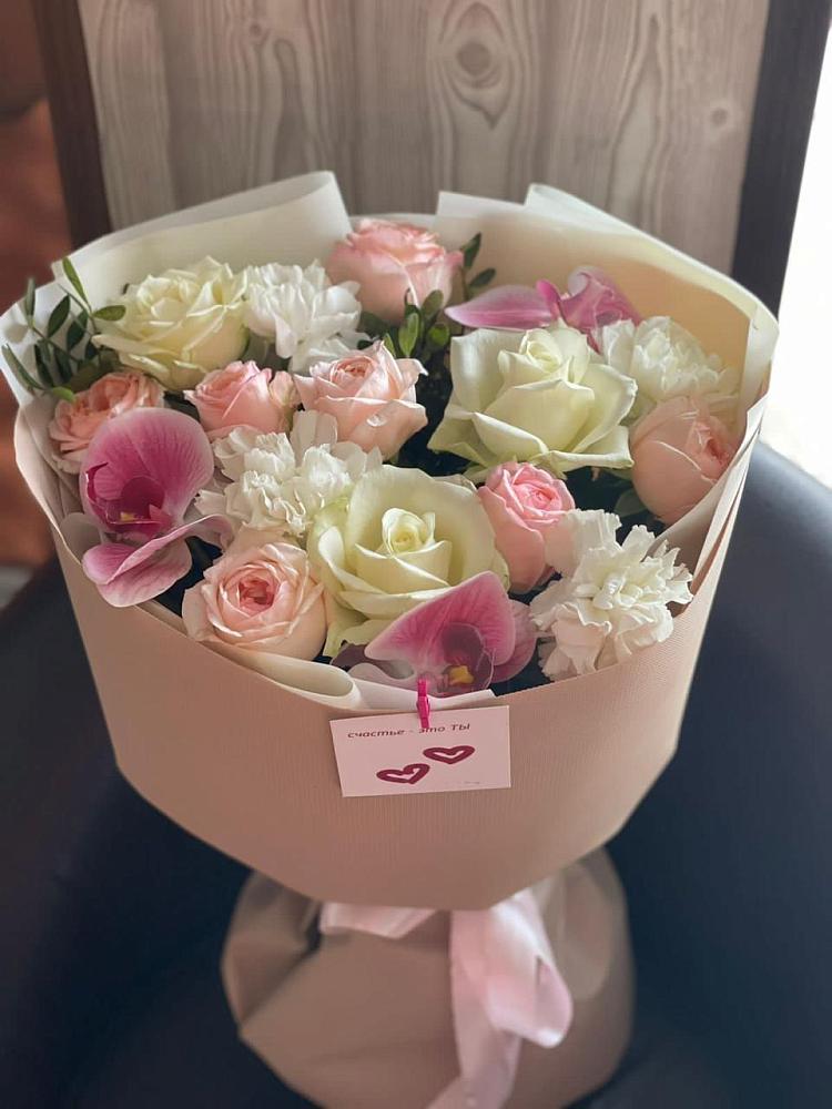 Букет цветов из: Орхидеи, Розы и Гвоздики в Нефтегорске Самарской области