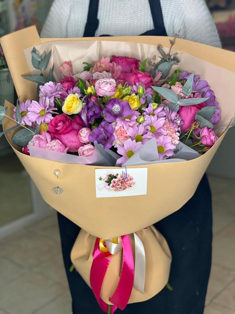 Букет цветов из: Хризантемы, Гвоздики и Альстромерии в Нефтегорске Самарской области