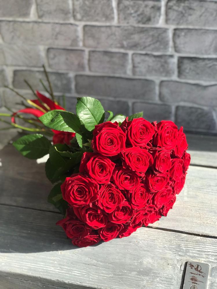 Букет Красные розы Фридом в Нефтегорске Самарской области