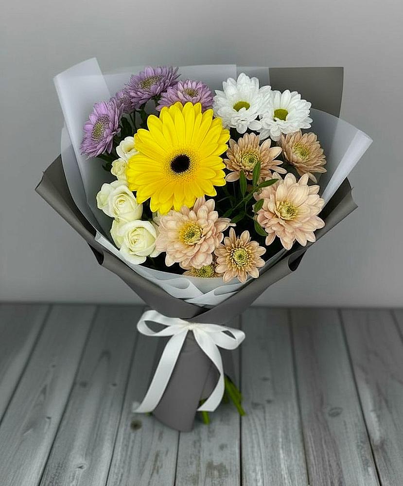 Букет цветов из: Розы, Герберы и Хризантемы в Нефтегорске Самарской области