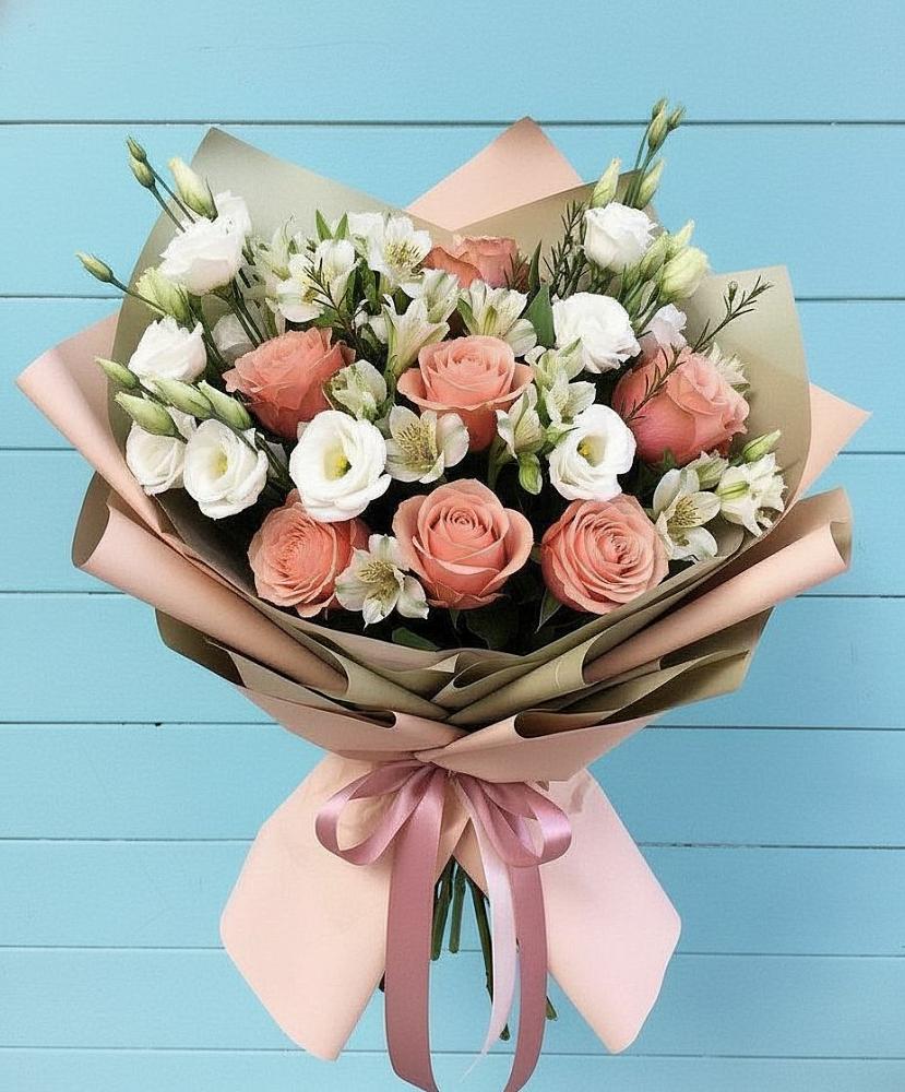 Букет цветов из: Розы, Альстромерии и Лизиантусы в Нефтегорске Самарской области