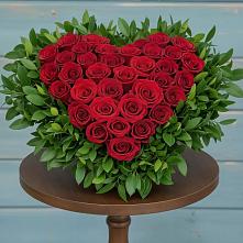 Цветочная композиция из Розы в виде сердца в Нефтегорске Самарской области