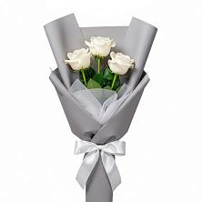 Букет 3 белые розы в Нефтегорске Самарской области