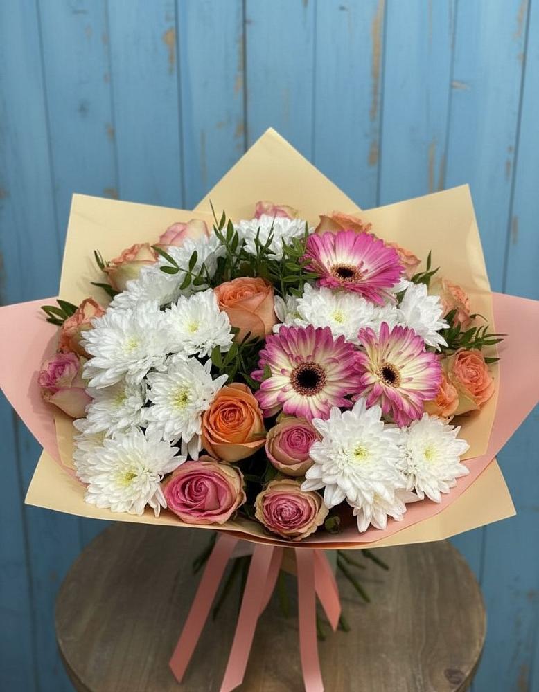 Букет цветов из: Розы, Герберы и Хризантемы в Нефтегорске Самарской области