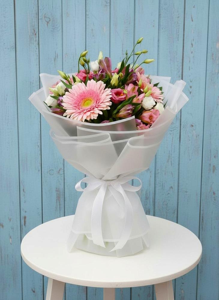 Букет цветов из: Герберы, Альстромерии и Лизиантусы в Нефтегорске Самарской области