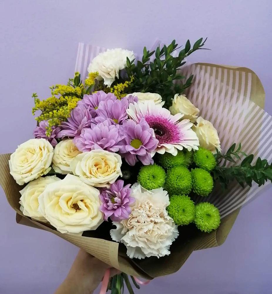 Букет цветов из: Хризантемы, Розы, Гвоздики и Герберы в Нефтегорске Самарской области