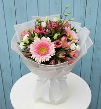 Букет цветов из:  Герберы, Альстромерии и Лизиантусы в Нефтегорске Самарской области