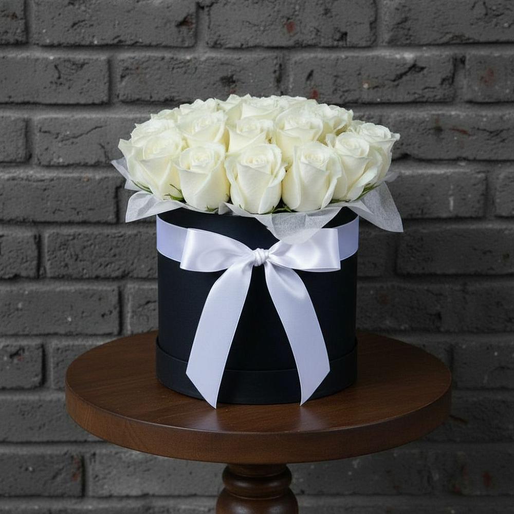 Цветочная композиция из Розы в шляпной коробке в Нефтегорске Самарской области