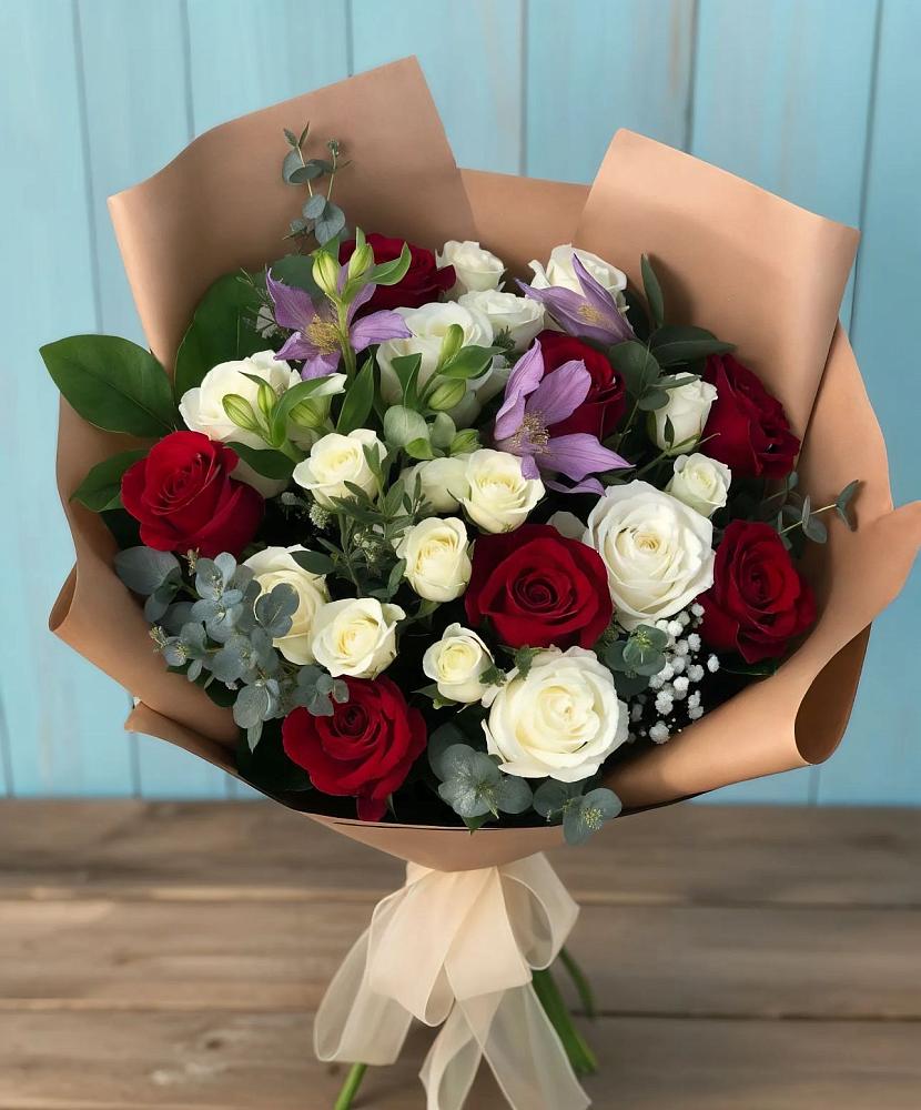 Букет цветов из: Розы и Альстромерии в Нефтегорске Самарской области