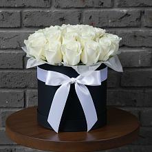 Цветочная композиция из Розы в шляпной коробке в Нефтегорске Самарской области